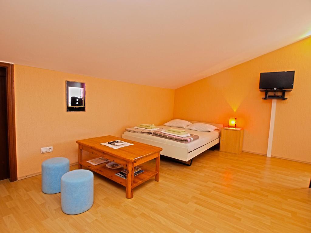 Apartments Denis 19 Fažana Exterior foto