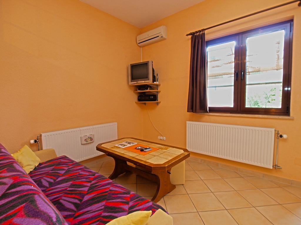 Apartments Denis 19 Fažana Exterior foto